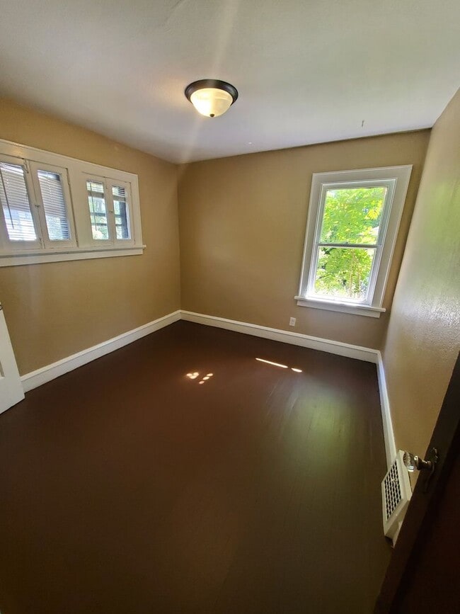 Photo - 2418 N 53rd St Unit 2418 - Lower