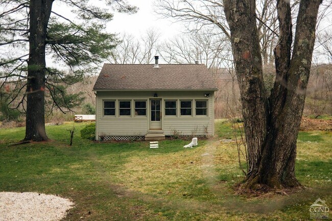 Photo - 146 S Quaker Hill Rd House
