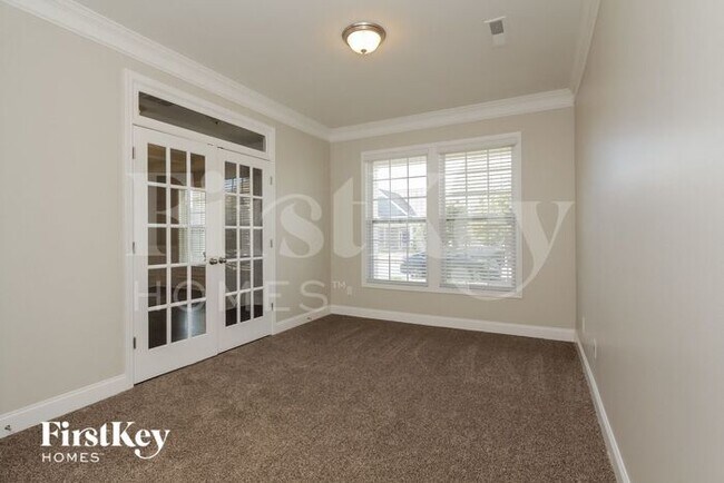 Photo - 8137 Kalson St