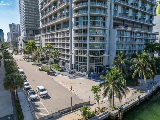 Building Photo - 690 SW 1st Ct Unit 1132
