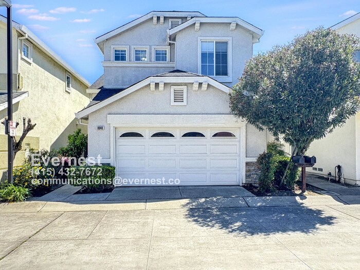 Gorgeous 3-Bedroom Home in a Prime Locatio... - Gorgeous 3-Bedroom Home in a Prime Locatio...