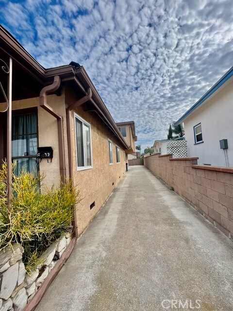 Photo - 1233 W 24th St