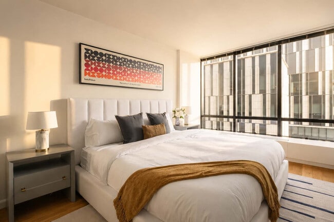 Photo - 525 E 72nd St Unidad SI ID1541444P