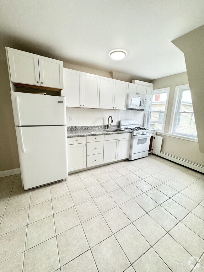 Building Photo - 121 Day St Unit 3 Rental