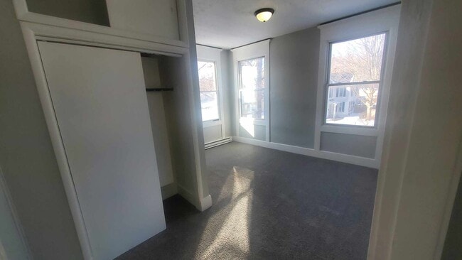 Photo - 489 E Harrison St