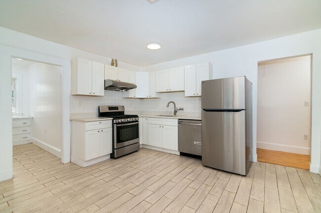 Photo - 135 Safford St Unit 1