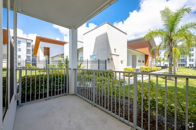 2BR, 2BA - 1,122SF - View