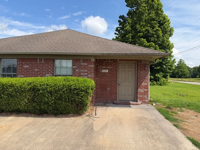 Building Photo - 2 Bed 2 Bath Duplex Unit 421