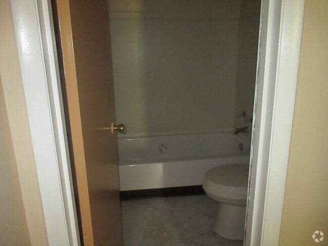 Building Photo - 1206 Taylor St Rental