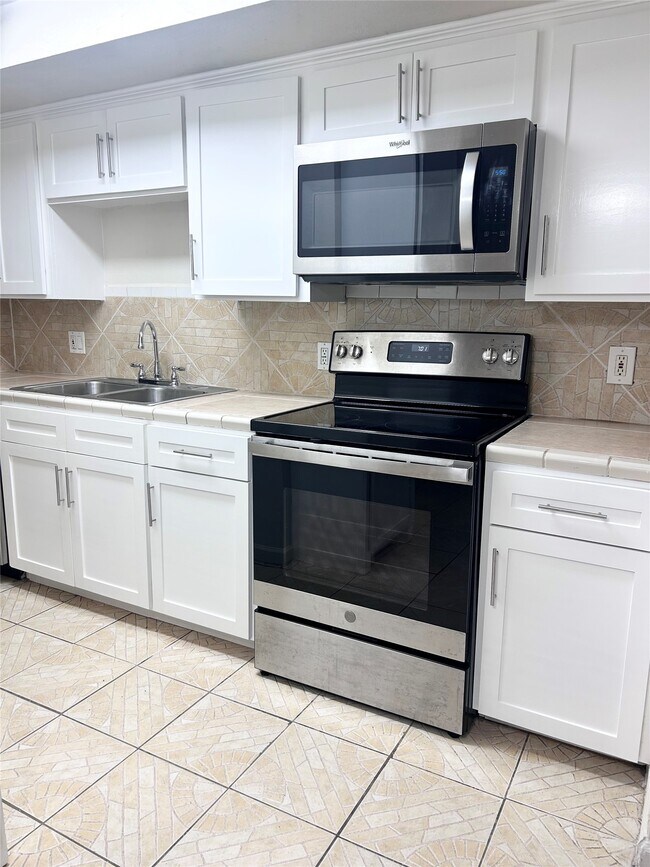 Photo - 115 Aurora St Unit 1