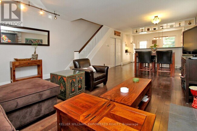 Photo - 51 Rawlinson Ave