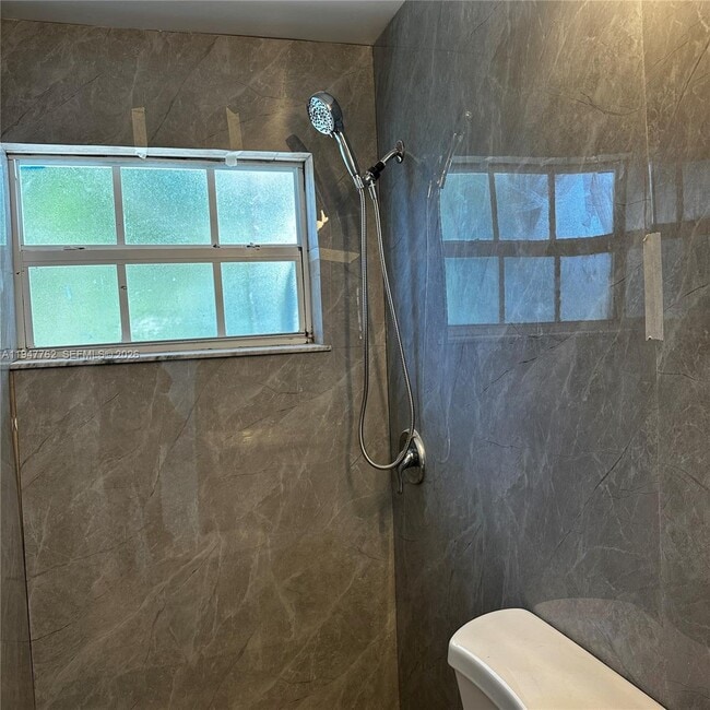 Photo - 732 Moffett St Unit 4A