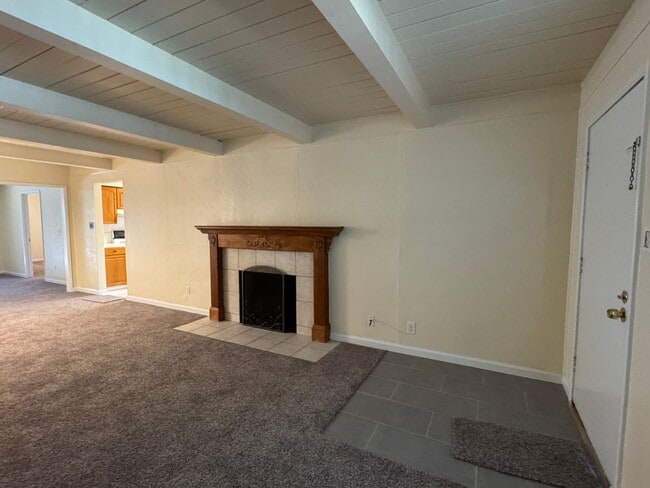 Photo - Large Three Bedroom Home with Two Bathrooms in Lincoln Village