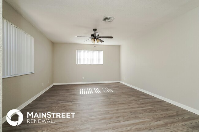 Photo - 705 Ned Ave N