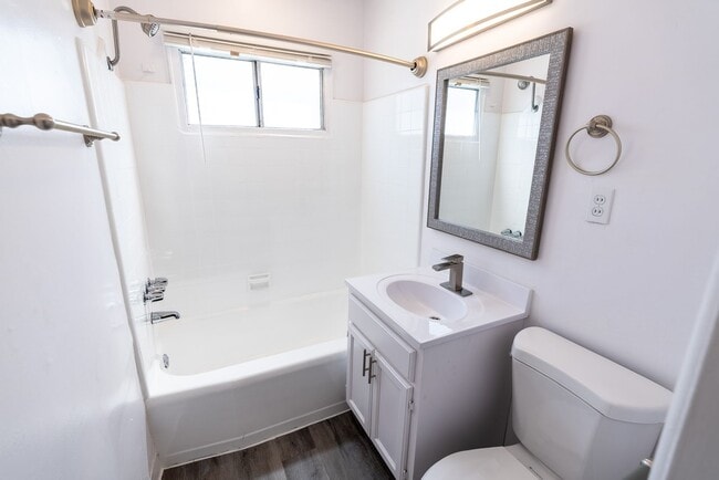 Photo - 7056 Lanewood Ave