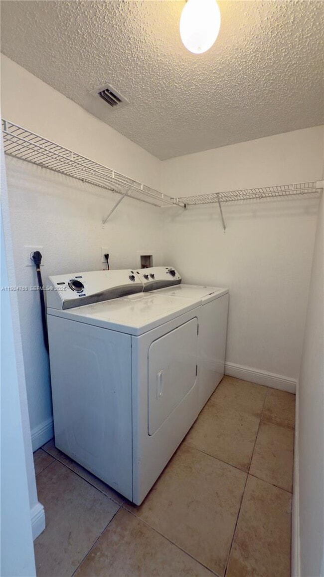 Photo - 1455 Lake Crystal Dr Unit D