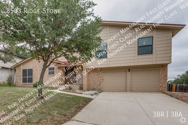 Building Photo - Must see! 3 BR, 2.5 BA corner with large b... Rental