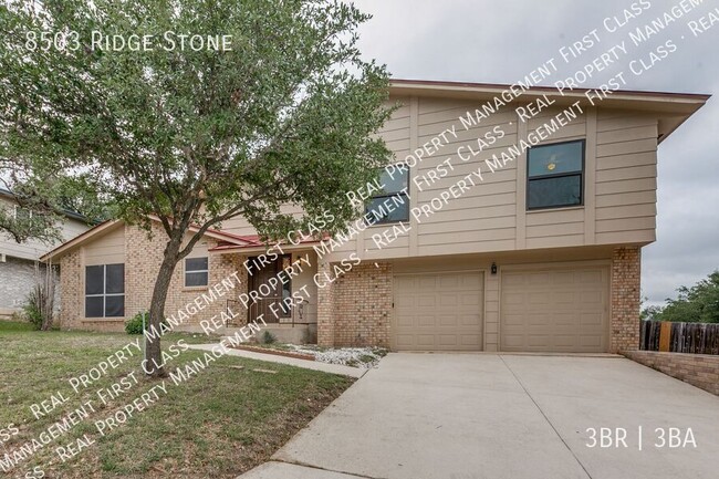 Must see! 3 BR, 2.5 BA corner with large b... - Must see! 3 BR, 2.5 BA corner with large b... Casa