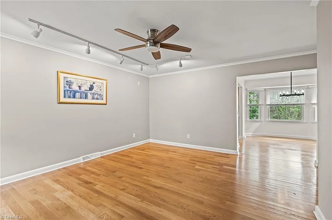 Photo - 1629 Ardsley St