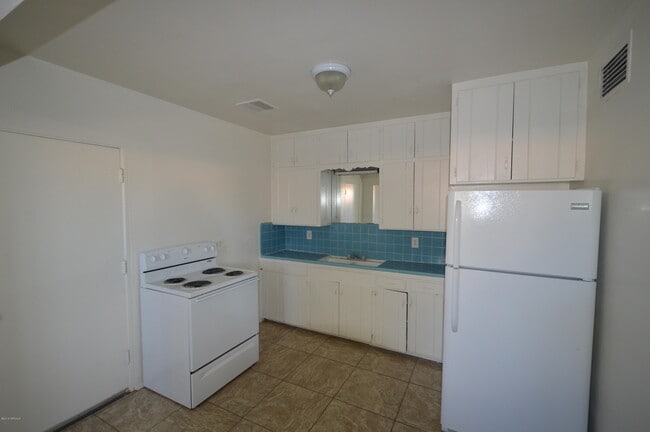 Photo - 1152 N Santa Rosa Ave