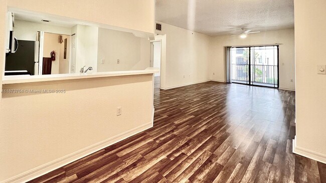 Photo - 3019 Alcazar Pl Unit 202