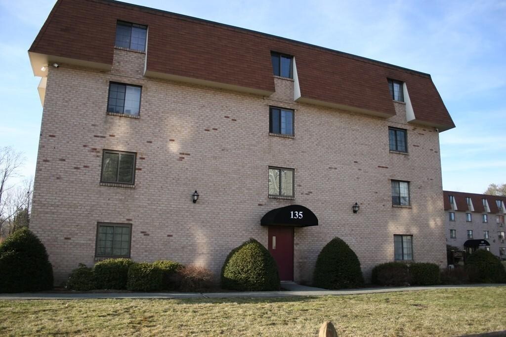 Photo - 135 Grove St Condo Unit 133