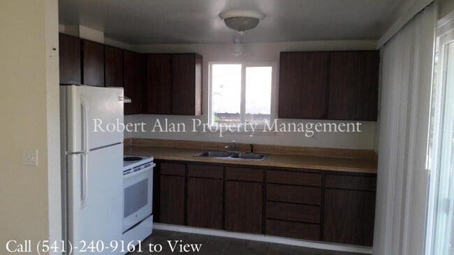 Photo - 713 SE 7th St