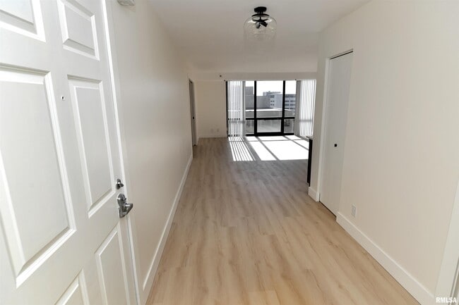 Photo - 123 SW Jefferson Ave Unidad W6A-B