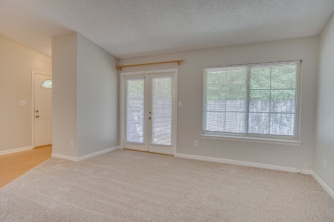 Photo - North Pensacola 3BR/2BA Home Near UWF Featuring Vaulted Ceilings & Privacy-Fenced Backyard