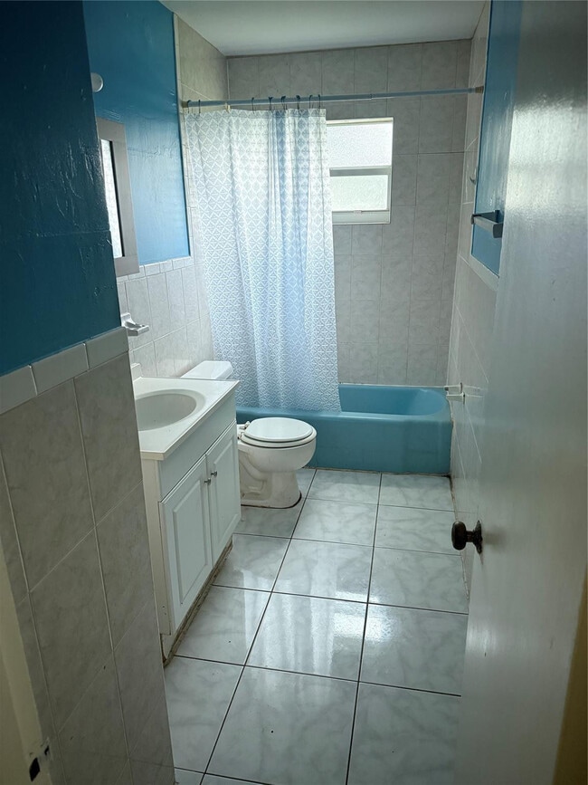 Photo - 1477 NW 12th Ave Unit 2