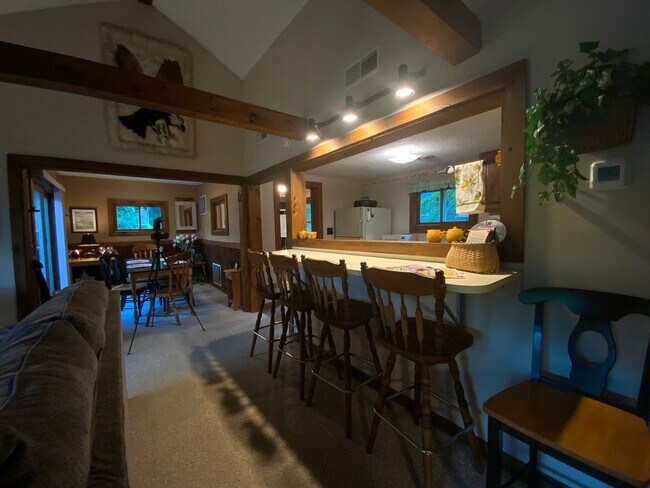 Photo - 4 N Brook Dr