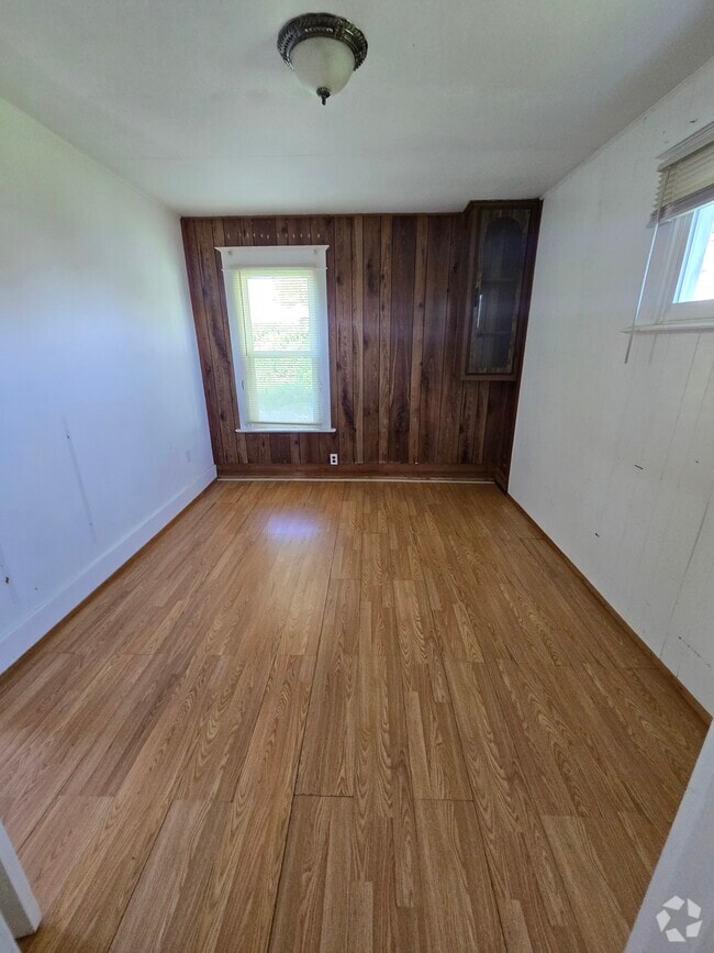 Building Photo - 409 3rd St S Rental