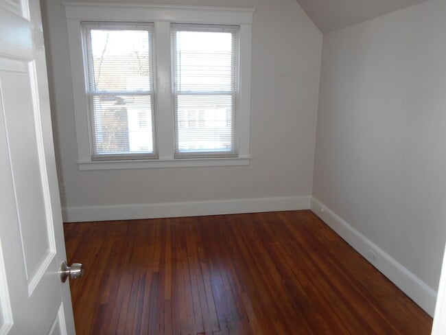 53 Anthony St Unit 3