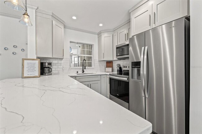 Photo - 11225 2nd St E