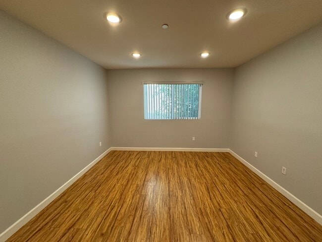 Photo - 6718 Sylmar Ave Unit 202