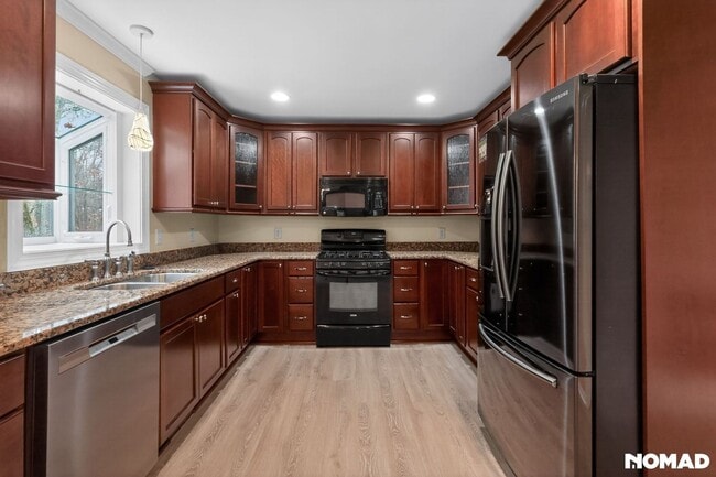 Photo - 319 Montibello Dr