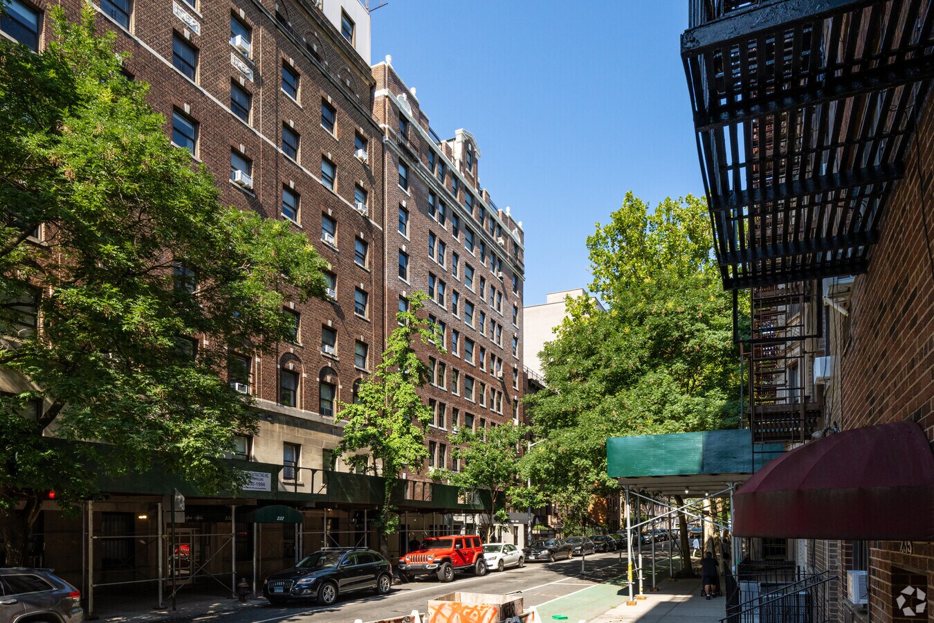 Photo - 226-230 E 12th St