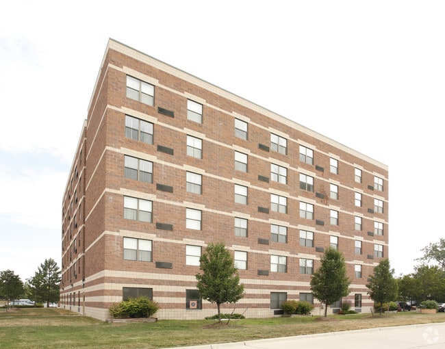 Canton Manor