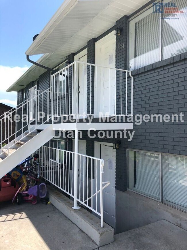 1052 Ellen Cir