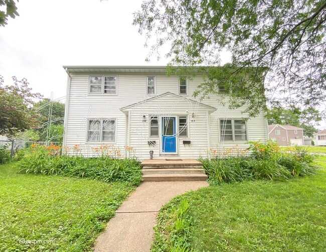 Building Photo - 222 Walnut St Rental