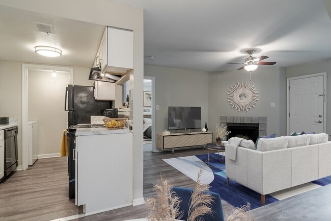 Grove at Stonebrook Apartments and Townhomes