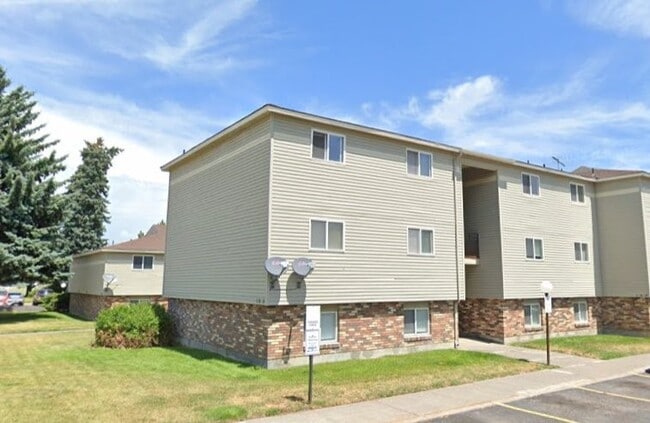 Photo - 160 N 1st St W