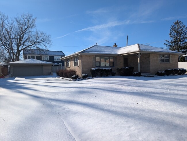 Building Photo - 503 Lake Ave