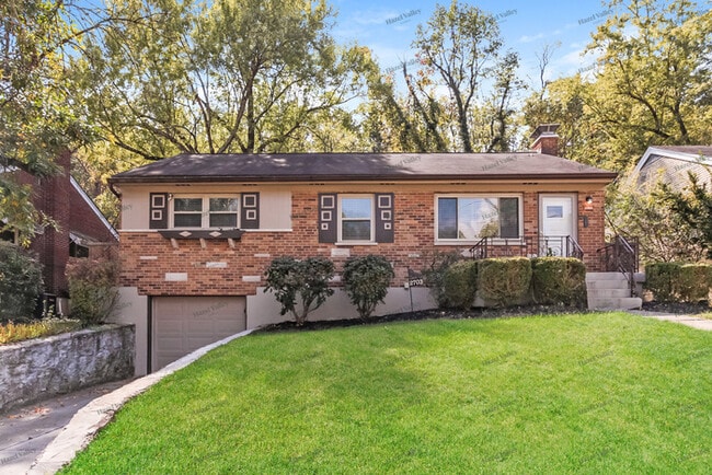 Building Photo - 2703 Westbrook Dr