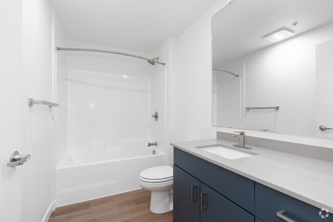 Estudio - 460 pies cuadrados - Baño - Paceline