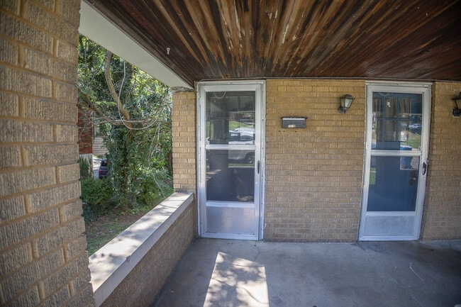 Photo - 1017 W Main St