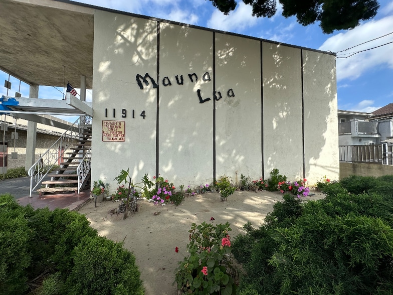 11914 Downey Ave