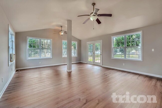 Photo - 2303 Catoctin Hollow Ct