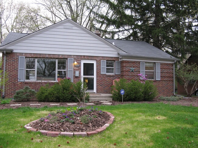 5614 Rosslyn - 5614 Rosslyn Ave