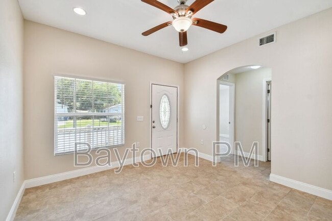 Photo - 2321 W Beach St